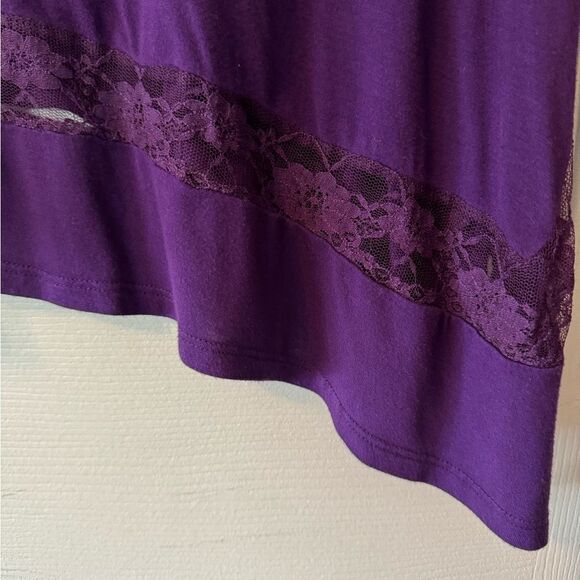 Purple Asymmetrical Short Sleeve Tunic Top with Lace detail 14/16 - Picture 2 of 2